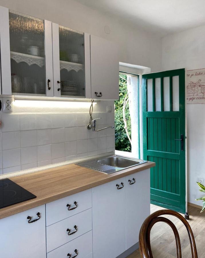 Dida Roko, Rustikalni Apartman S Terasom Kaštela Exterior foto